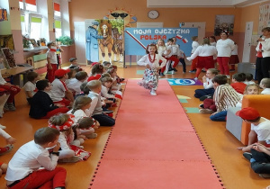 Patriotyczny pokaz mody kl. I-III.