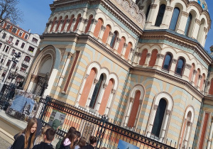 Krótka prelekcja dla uczniów klasy 7 przy prawosławnej katedrze św. Aleksandra Newskiego w Łodzi.