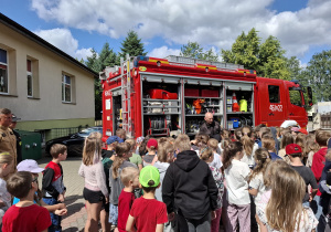Spotkanie klas 1-3 ze strażakami.