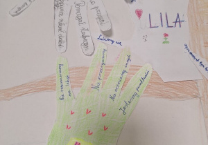 Prace uczniów podczas Tygodnia Przeciwdziałania Przemocy.