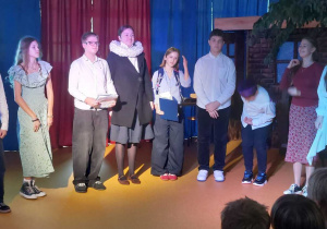 Uczniowie klasy 6 i 7 podczas Narodowego Czytania