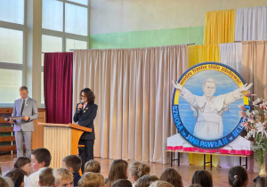 Pani Dyrektor Jolanta Kuśmirek podczas przemowy.