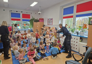 Spotkanie z przedstawicielami policji, pogadanka.