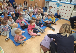 Spotkanie z przedstawicielami policji, pogadanka.