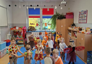 Bal Jesieni, pasowanie na przedszkolaka.