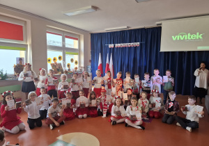 Uczniowie nagrodzeni w konkursie "Jesienne stwory".