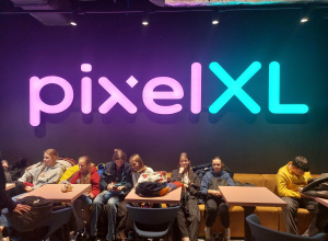 Uczniowie w PixelXL