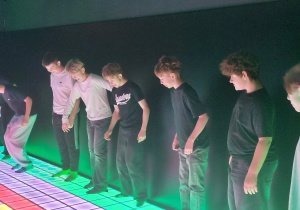 Chłopcy z klasy 7 podczas gry.