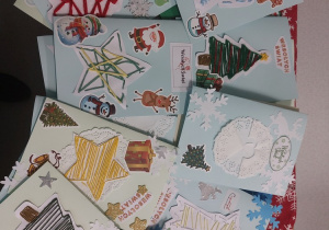 Kartki świąteczne wykonane przez uczniów klasy 7.