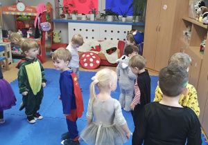 Bal Karnawałowy w grupie Smerfy.