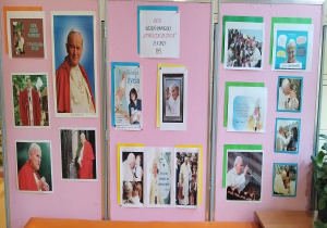 Wystawa poświęcona Janowi Pawłowi II z okazji XXIII Dnia Papieskiego.