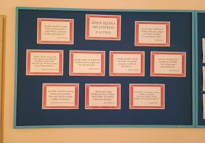 Plansze z cytatami znanych pisarzy, poetów i myślicieli.