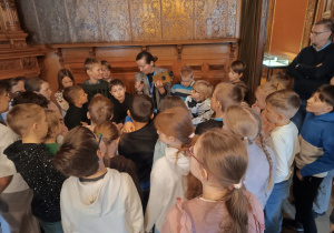 Uczniowie poszukiwaczami ukrytych klisz.