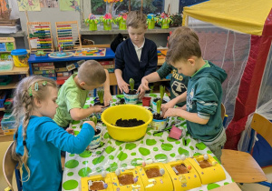 Warsztaty wielkanocno-wiosenne w gr. Misiaczki.