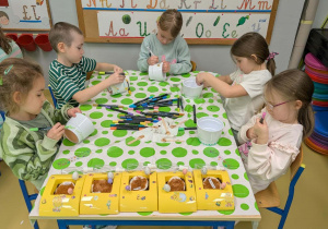 Warsztaty wielkanocno-wiosenne w gr. Misiaczki.