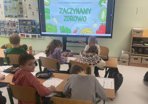 Uczniowie podczas zajęć