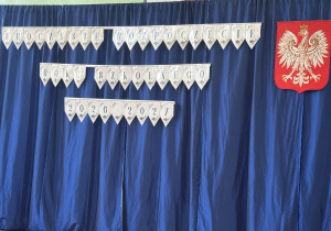 Dekoracja na rozpoczęcie roku szkolnego.