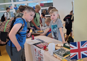 Uczniowie klasy 4a podczas Europejskiego Dnia Języków