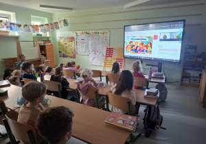 Uczniowie podczas lekcji on-line.